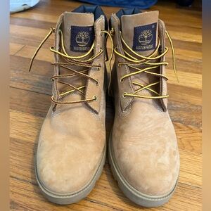 Timberland 6-Inch Classic Waterproof Tan Brown Boots. Boys size 6.5.